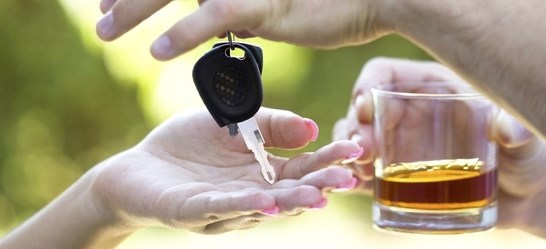como influye el alcohol en nuestro organismo al conducir