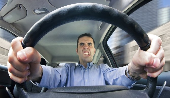 las causas de alteraciones mal genio al volante